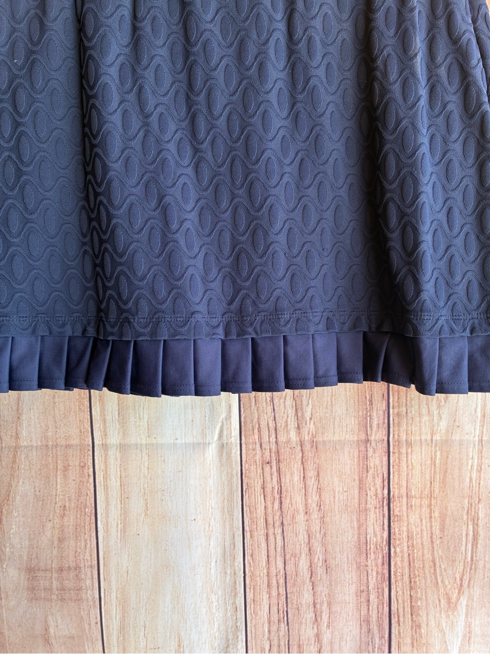 J. McLaughlin Agnes Navy Blue Tennis/Golf/Pickleball Ruffle Skirt
Size Large - Picture 3 of 10